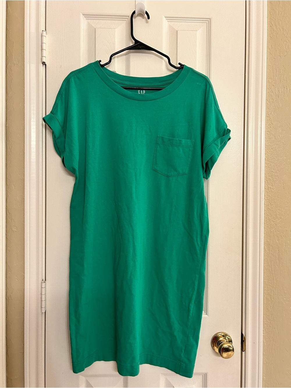NWOT GAP Kelly Green Tshirt Dress with front pocket 100% cotton Size Small
